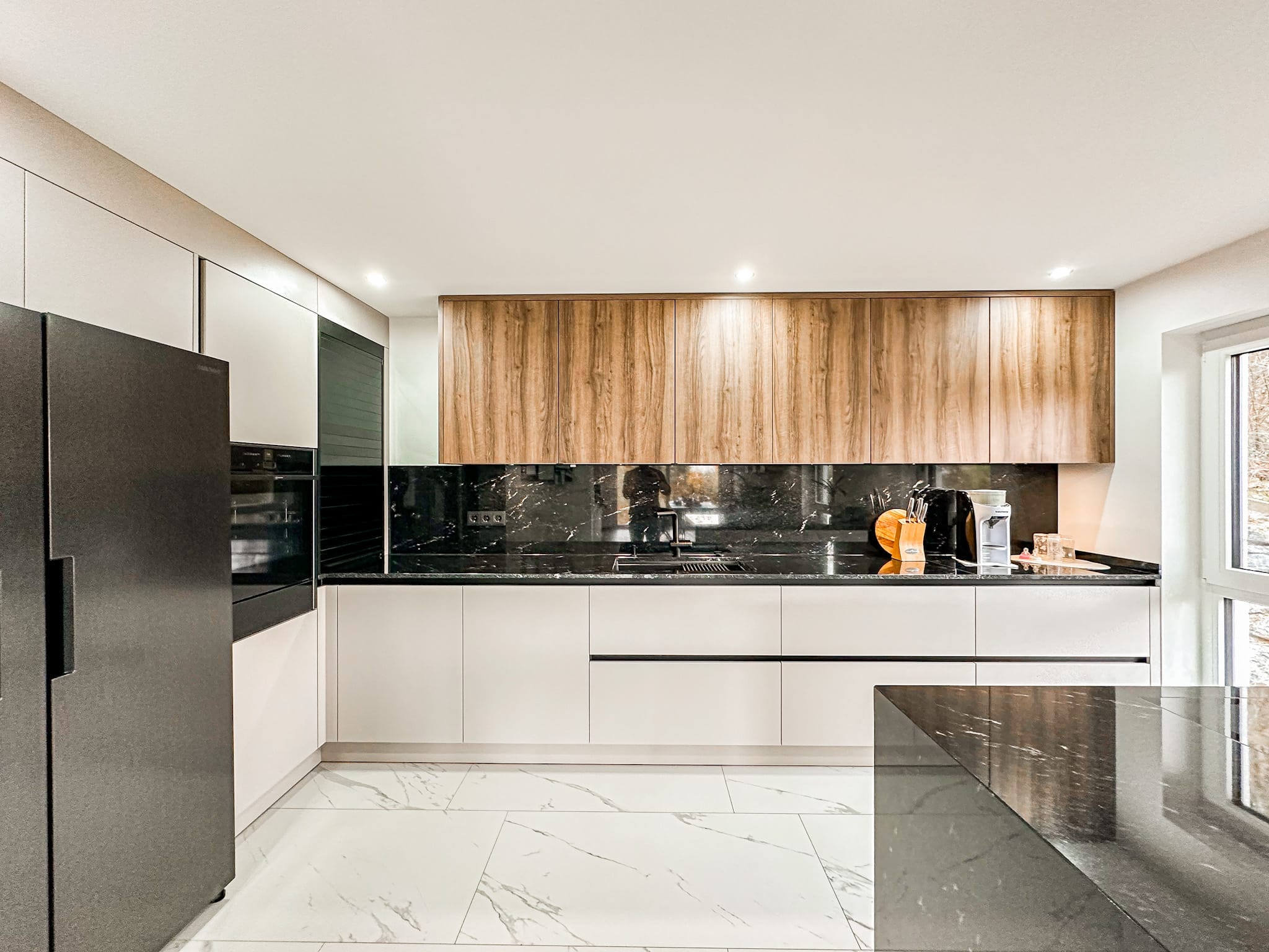 Natursteinwange-kuecheninsel8