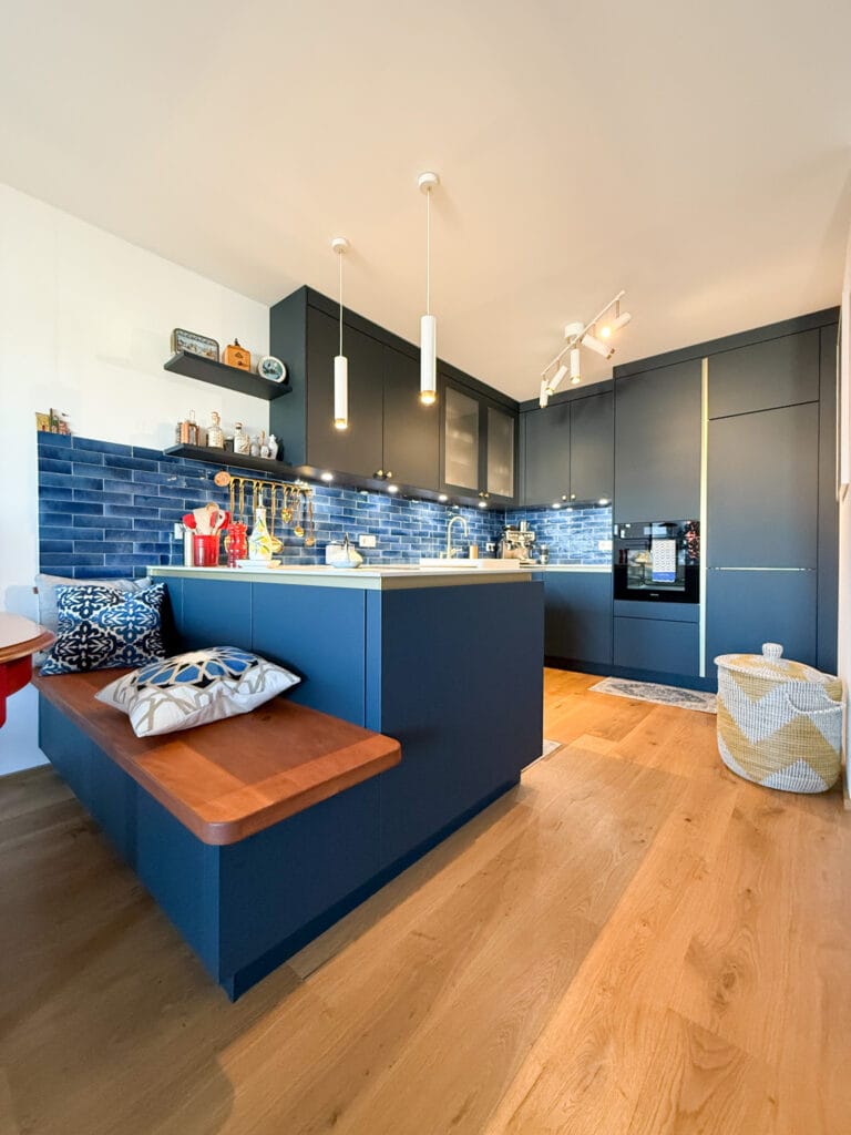 blaue-moderne-kuechenfront-matt1