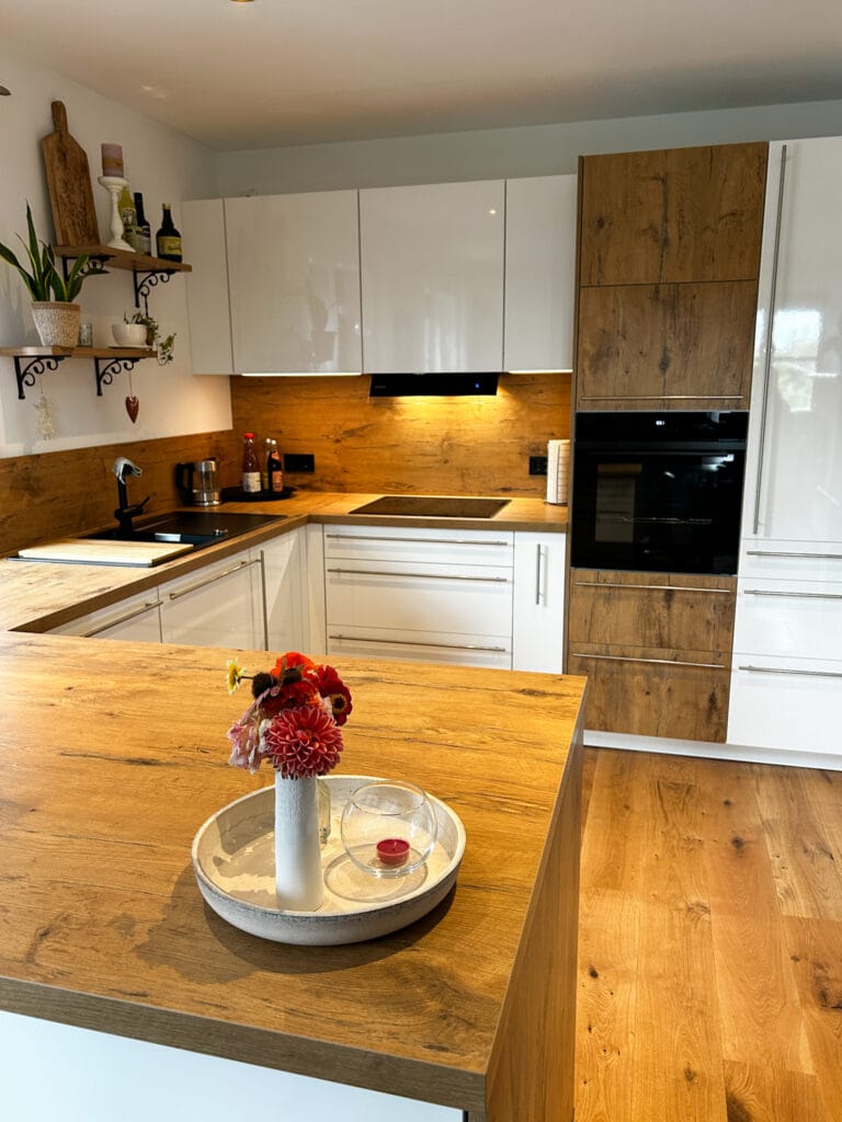 helle-holzkueche-mit-griff2