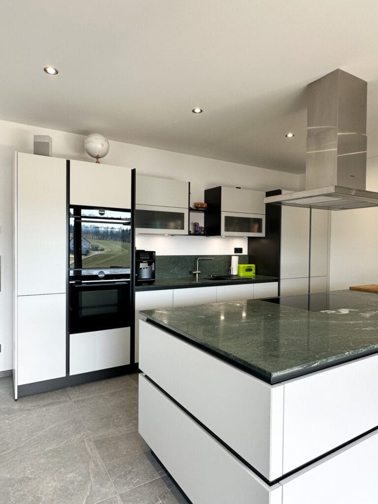 kueche-modern-hell-stein9